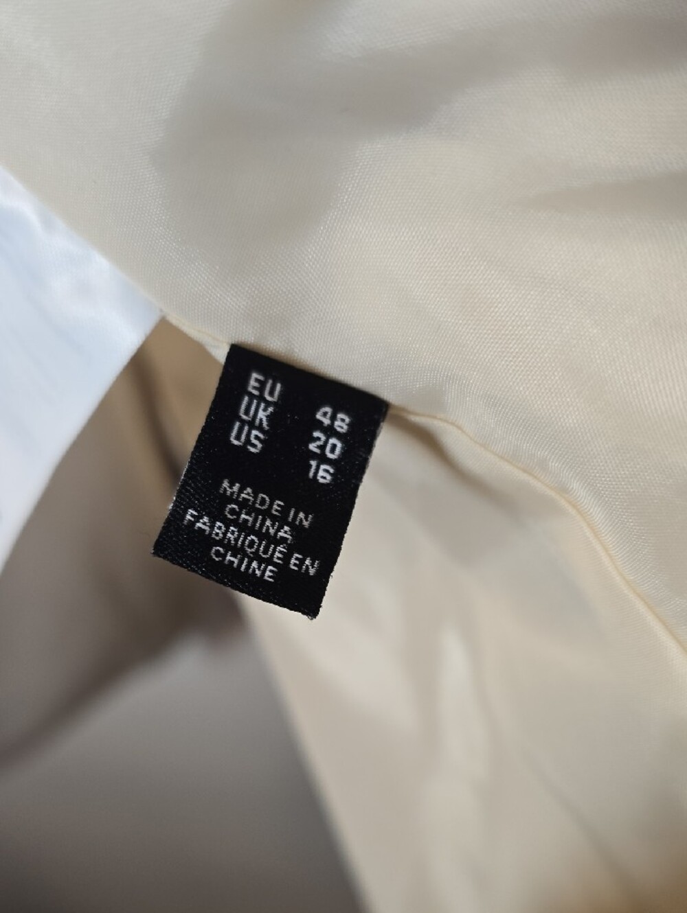 Vero Moda Cream Double-Breasted Satin-Lapel Blazer - Picture 8 of 9